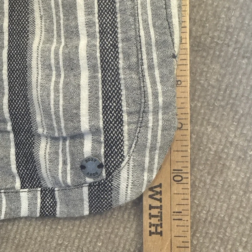 Roxy Cotton Beach Shorts Womens Medium Black White Striped Boho Pockets EUC - Picture 12 of 13